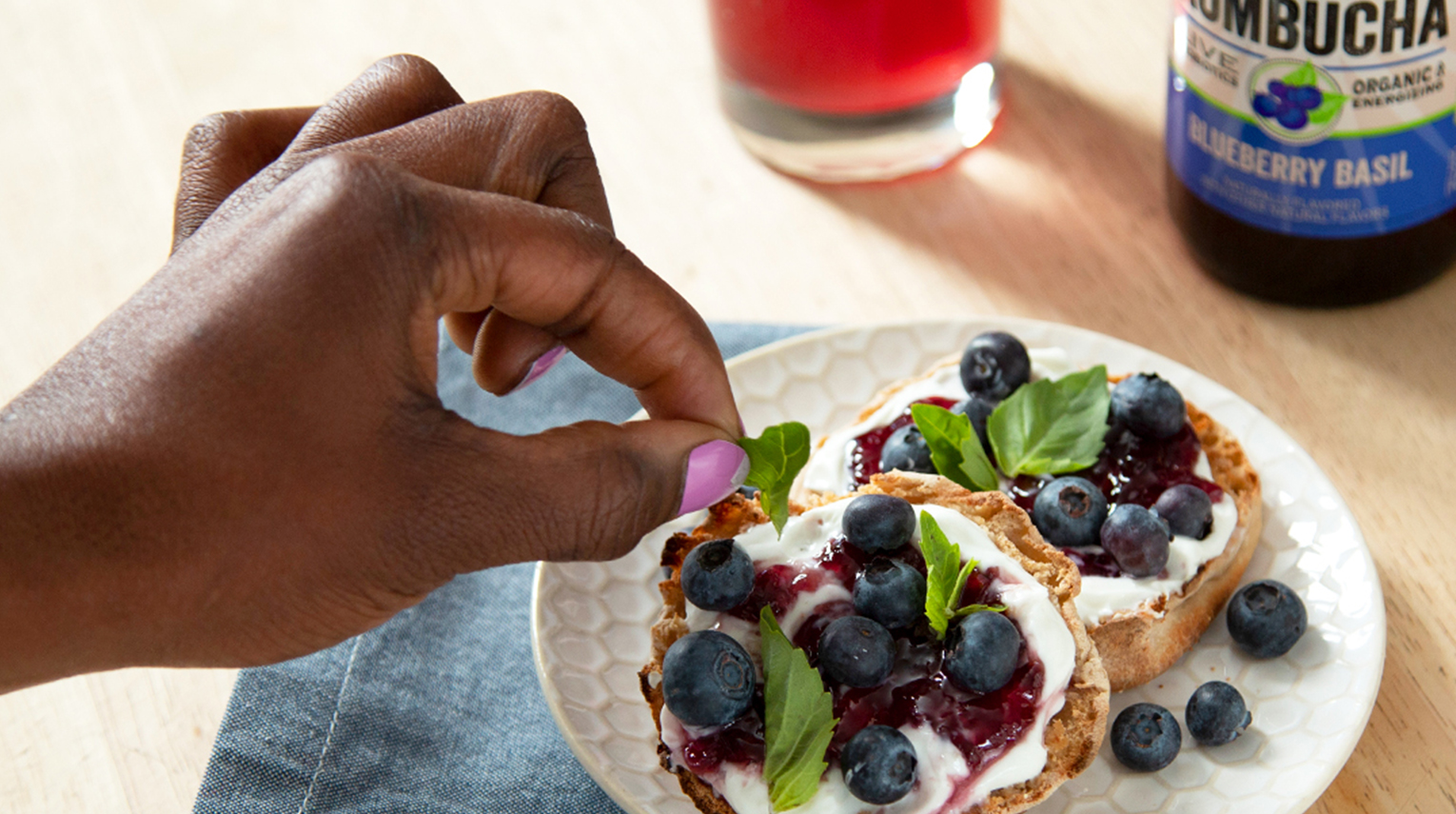 BERRIES & BASIL YOGURT SPREAD KeVita